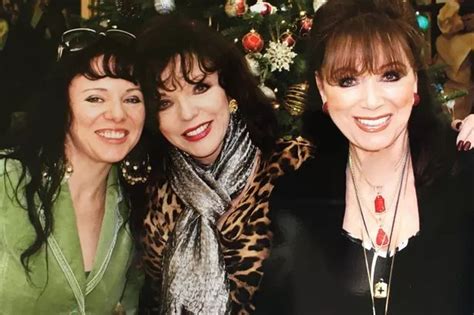Joan Collins Daughter Learned About Sex By Peeking At Aunt Jackie S Racy Novels Mirror Online