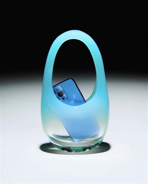 Забудьте о туфельке Золушки, принцессам нужна стеклянная сумка