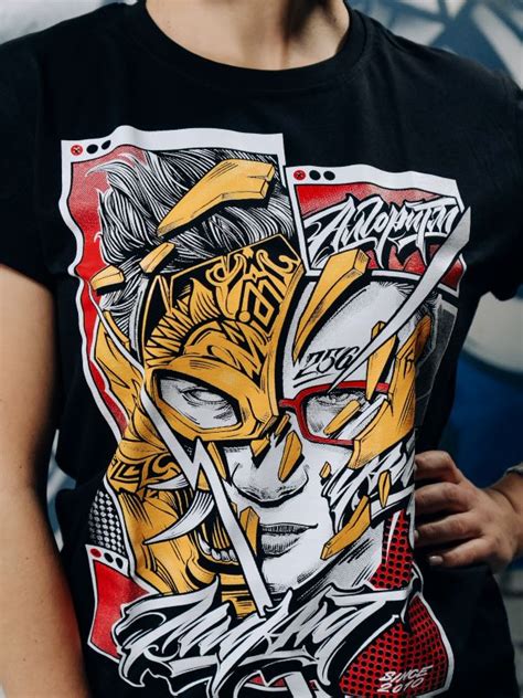 Футболка Парень Хакер (на женщине) — купить в интернет-магазине MySiberia