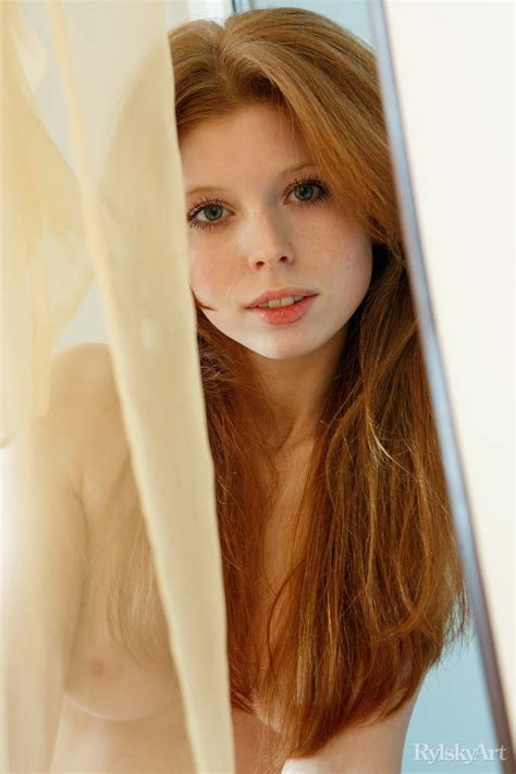 Nude Helena ISexPhoto