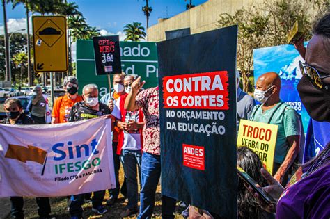 Apos Muitos Debates E Manifestações De Educadores A Atual Legislação