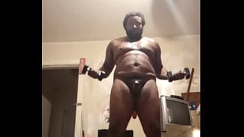 Buff Bodybuilder Works Out And Flexes Naked XVIDEOS