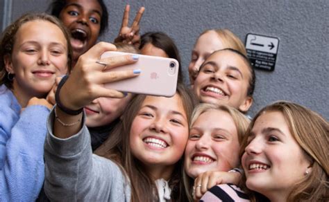 Nå får norske skoleelever samtykke på timeplanen Sex og politikk