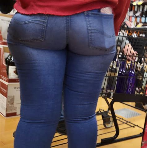 Thick College Blonde Stuffing Her Jeans For The Holidays Tight Jeans Forum