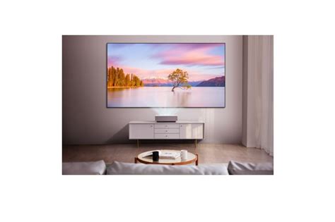 LG CineBeam 4K HU715Q — сверхширокоугольный проектор с матрицей DLP