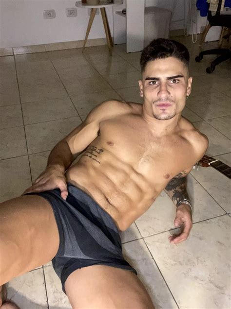 Rate My Abs Am I Bruce Wayne Or Hulk Nudes Datv Nude Pics Org