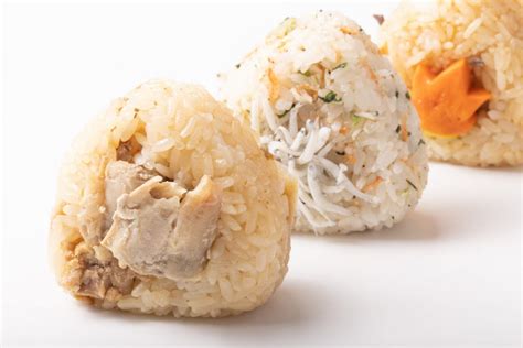 Онигири с курицей – простой и вкусный рецепт, как приготовить пошагово