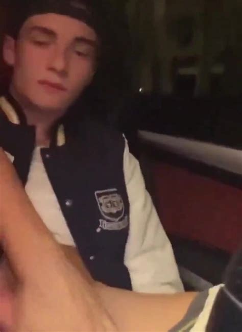 Boy Gets Hot Handjob Cum ThisVid En Anglais