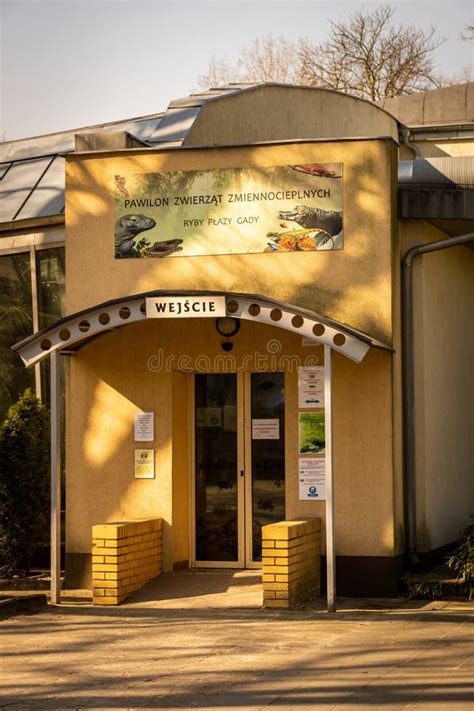 Reptile House At A Zoo Editorial Stock Image Image Of Reptile 214141029