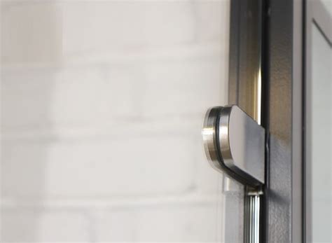 Петли для стекол: виды и характеристики