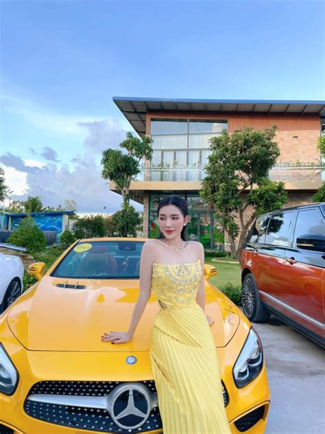 Ngân Cà Mau hốt một lần chiếc túi hiệu có siêu xe đang xây lâu đài hot rần rần là ai