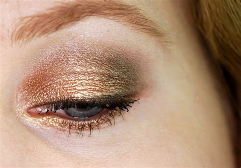 I Need Sunshine Geschminkt Festliches Augen Make Up Mit Der Urban Decay Naked Palette