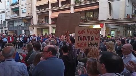 Video Cientos De Vecinos De Montilla Se Echan A La Calle Contra La