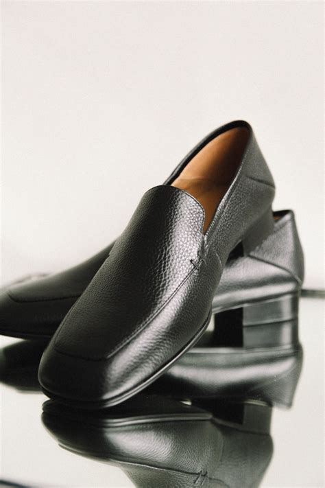 Женские Туфли-лоферы из фактурной кожи, черный в широком размерном ряде