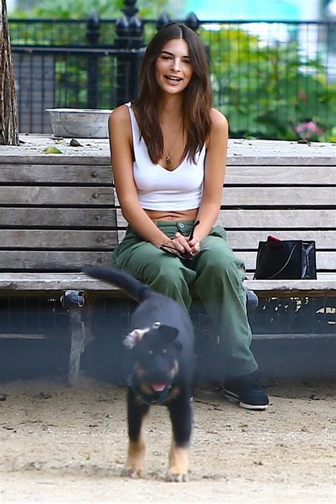 Emily Ratajkowski Hot The Fappening Leaked Photos