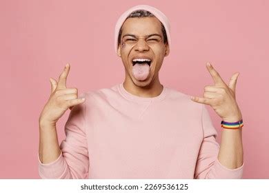 Jeune minet gay résultats 398 dimages libres de droits de photos de stock et d