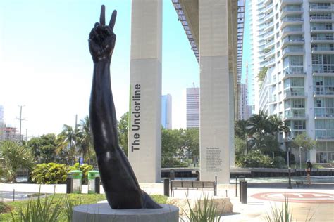 El Parque Underline De Miami Inauguró Una Escultura Gigante De Este