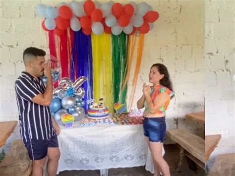 Madre Hace Fiesta Para Celebrar Que Su Hijo Se Declar Gay Para Hacerlo Sentir Mejor