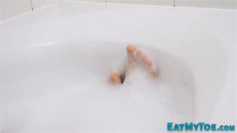 Gay Dude Gets Footjob