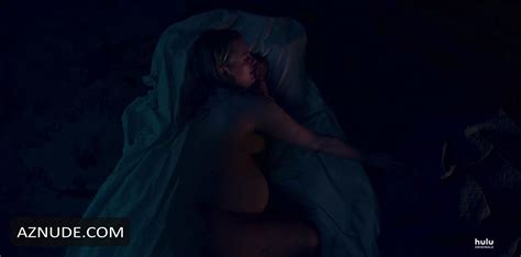 ELISABETH MOSS Nude AZNude