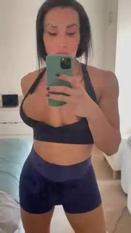 Big Dick Gym Babe Scrolller