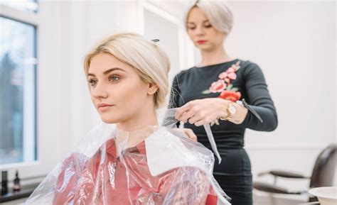 how to apply clip in extensions to short hair