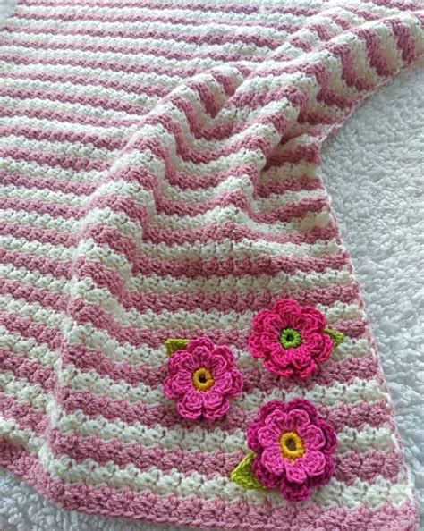 Easy Striped Crochet Baby Blanket (Free Pattern) - Annie Design Crochet