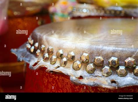 Traditional chinese lion dance drum Stock Photo - Alamy