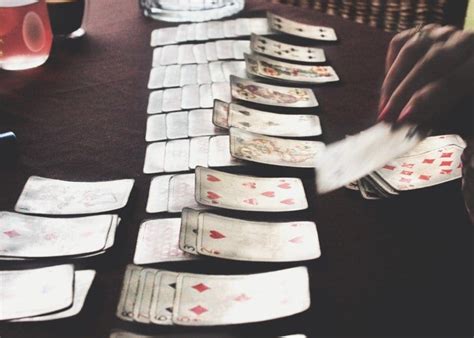 5 Single Player Card Games that are Fun and Challenging