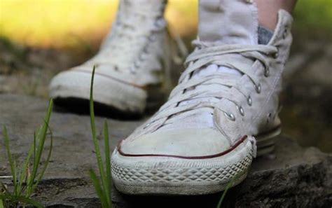 Guía completa para limpiar tus zapatillas Converse blancas y