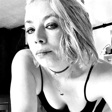 Sub Wears Collar And Leash Is Brought To Orgasm Amateur Porn Feat Eskariena Sub XHamster