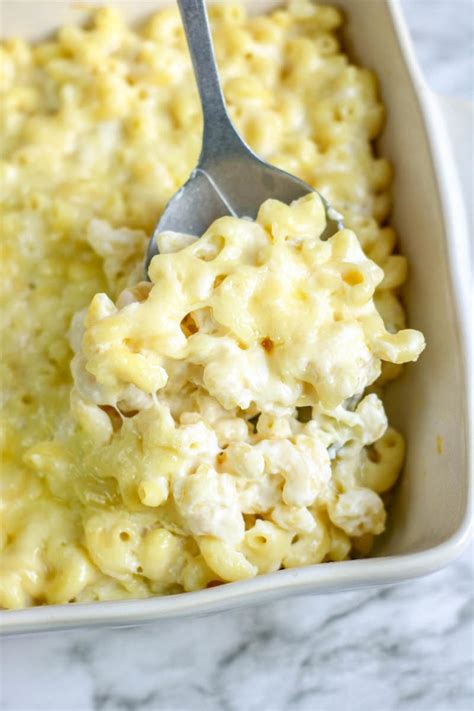 Creamy Baked White Cheddar Mac and Cheese - Aileen Cooks
