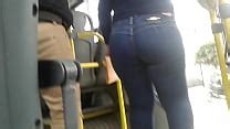 Culote hermoso en el bus Caleña XVIDEOS