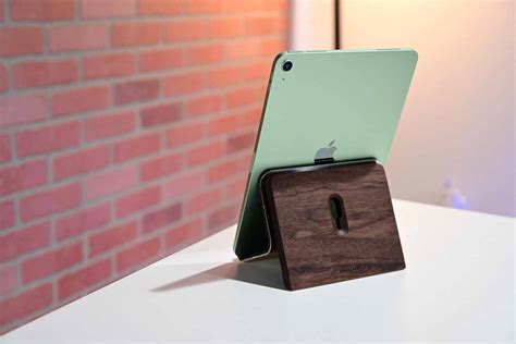 Обзор: подставка для iPad из орехового дерева и стали Grovemade ...