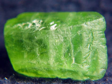 Камень перидот, лечебные и магические свойства, значение и влияние на ...