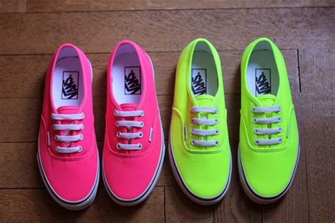 Rainbow Colours: Неон