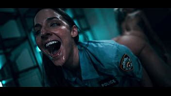 Oficiales cachondos atrapan a niñas que intentan escapar de la prisión TRÁILER XVIDEOS