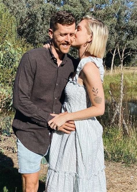 Alex Nation Bares All In Beautiful Nude Baby Bump Shot WHO