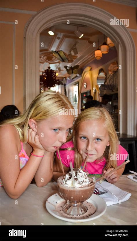 Two Blonde Girls Hi Res Stock Photography And Images Alamy