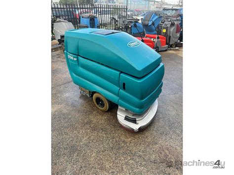 Used Tennant 5700 Walk Behind Scrubber In Glenroy Vic