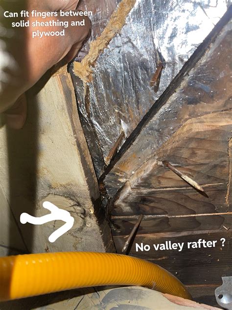 Leak in Valley… : r/Roofing