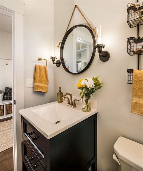 How To Maximize Space In A Small Bathroom Chg