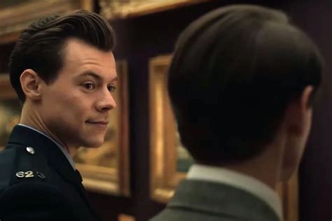 My Policeman Ator Comenta Cenas De Sexo Gay Harry Styles Minha S Rie