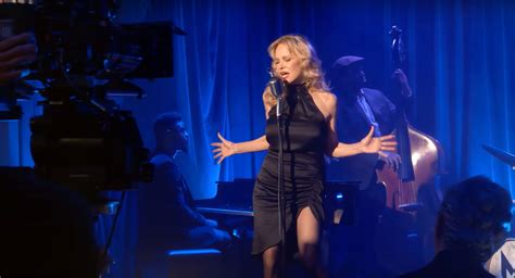 Liam Neeson Pamela Anderson In The Naked Gun Funny Featurette FirstShowing Net