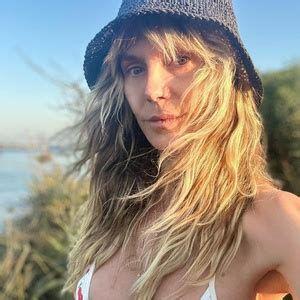Insta Heidi Klum Bikini Top And A Hat Phun Org Forum