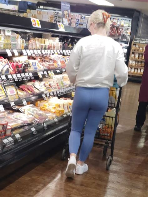 Platinum Blonde Packing A Cute Ass Into Blue Yoga Pants Spandex Leggings Yoga Pants Forum