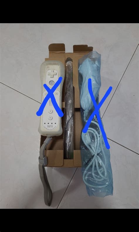 Nan Chuck And Wii Controller And Sensor Video Gaming Gaming