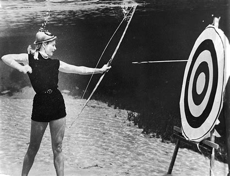 Fotografía antigua mujeres en bikini posan sexy bajo agua Spanish china org cn 中国最权威的西班牙语新闻网站