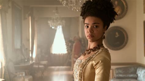 La Reina Charlotte El radical cambio de look de la actriz cuando salía en Sex Education Rock Pop