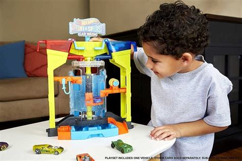 Hot Wheels Stunt And Splash Car Wash Track Race Hobby Crazy
